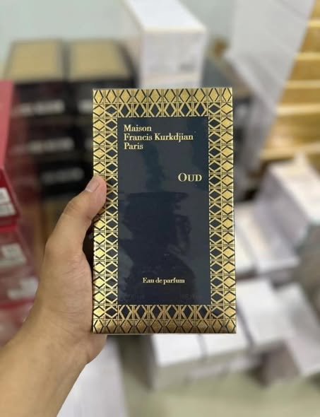 Original perfumes pallets