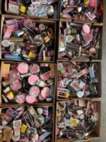 HIGH-END MAKEUP PALLETS AVAILABLE!